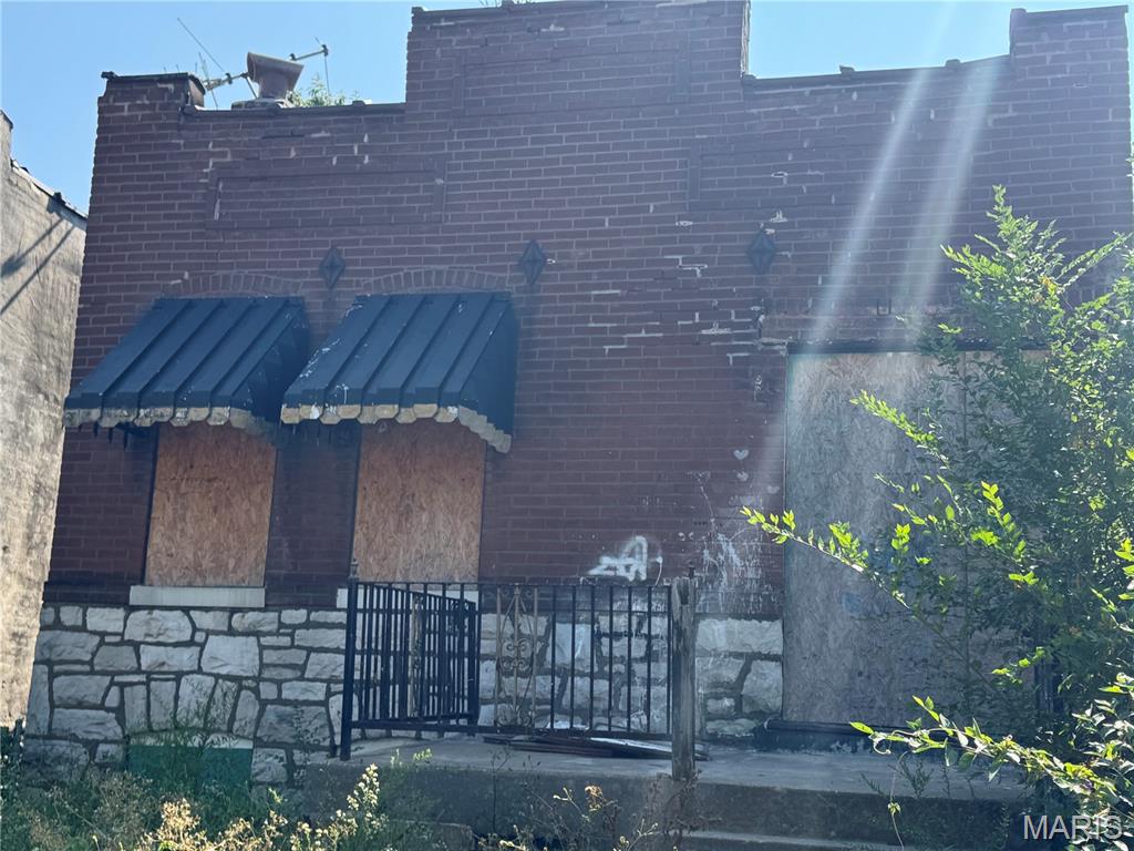 Fixer upper at 3130 Whittier Street