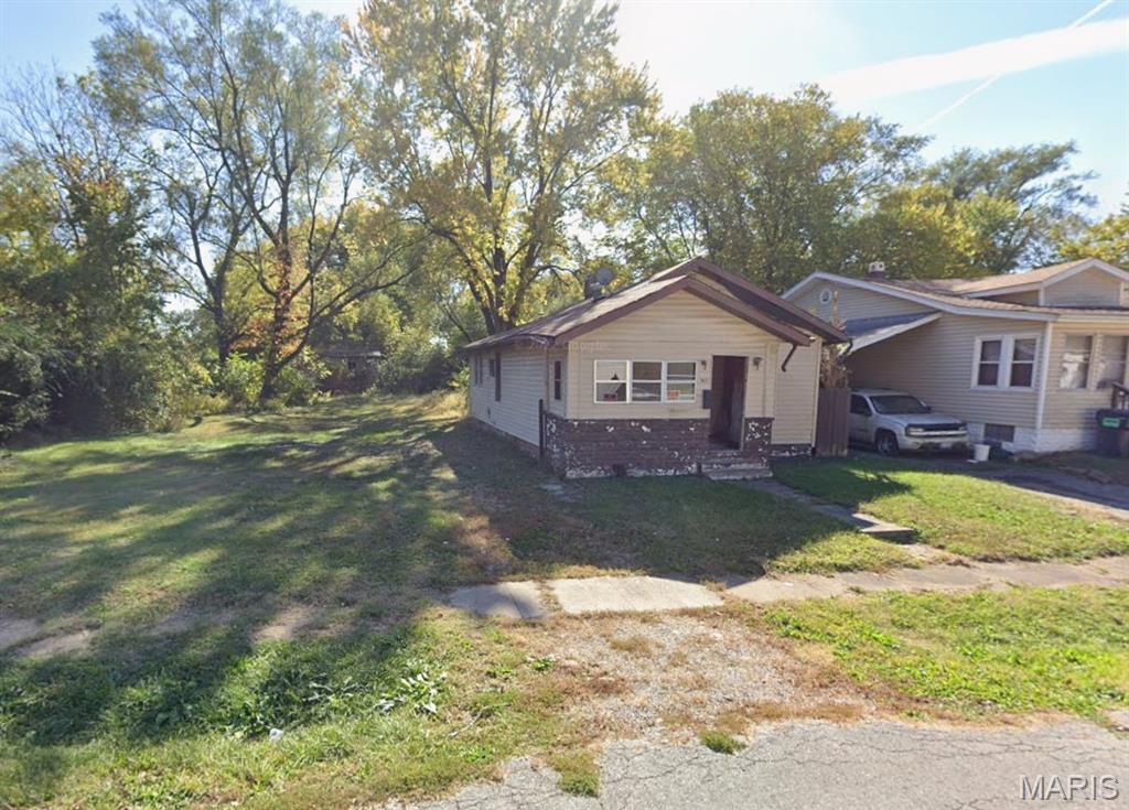 Fixer upper at 5632 Portland Place