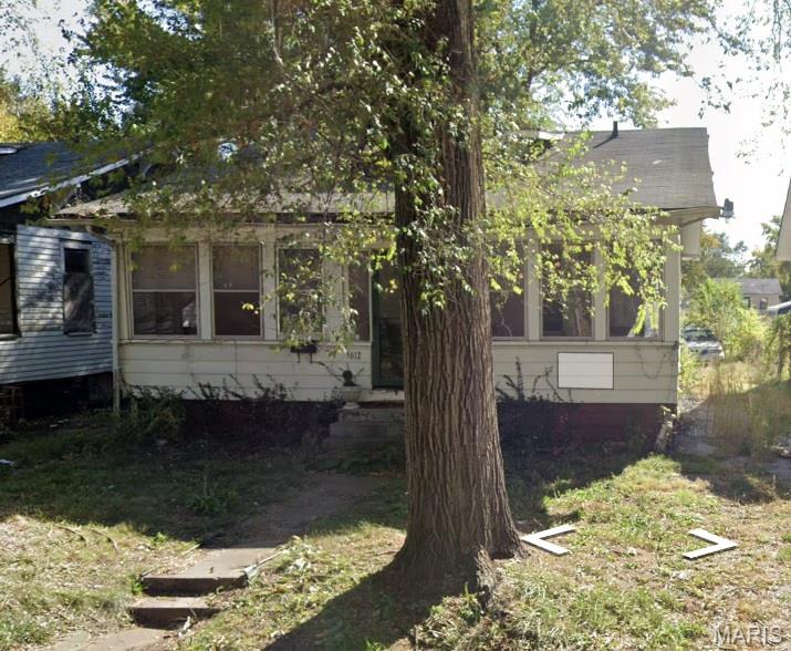 Fixer upper at 5612 Portland Place