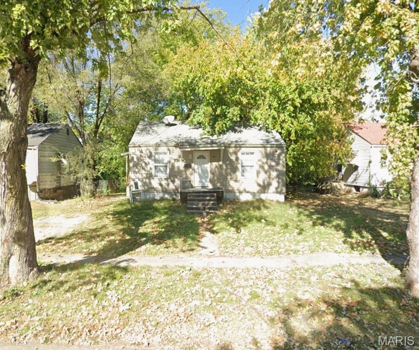 Fixer upper at 5529 Adelaide Place