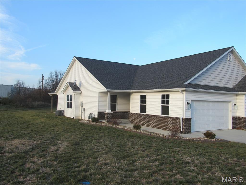 Villa for sale at 701 Edison Street