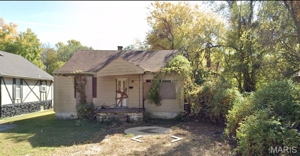 Fixer upper at 5710 Warren Avenue