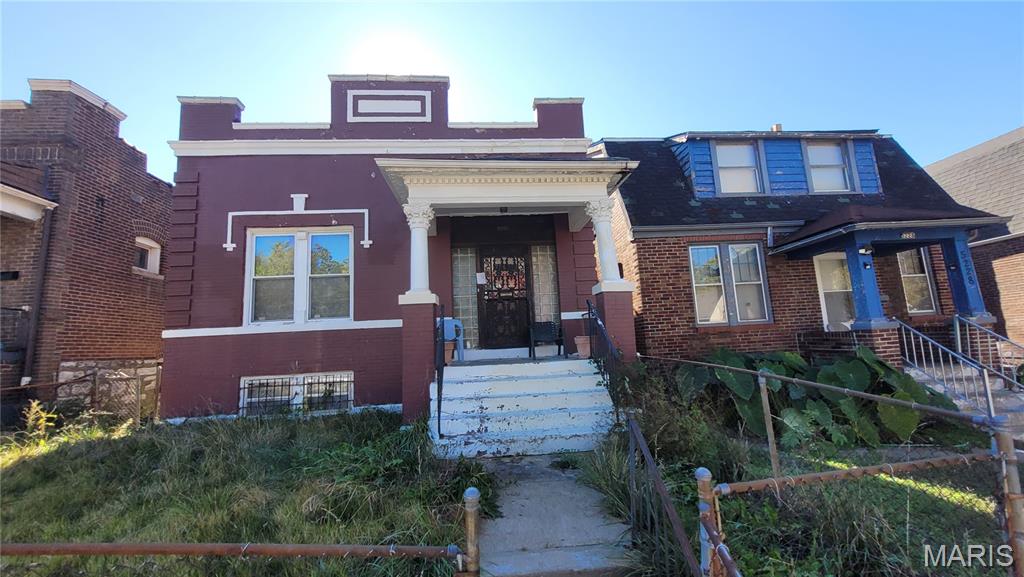 Fixer upper at 5226 Theodosia Avenue