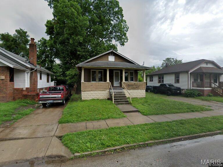 Fixer upper at 722 79th Street