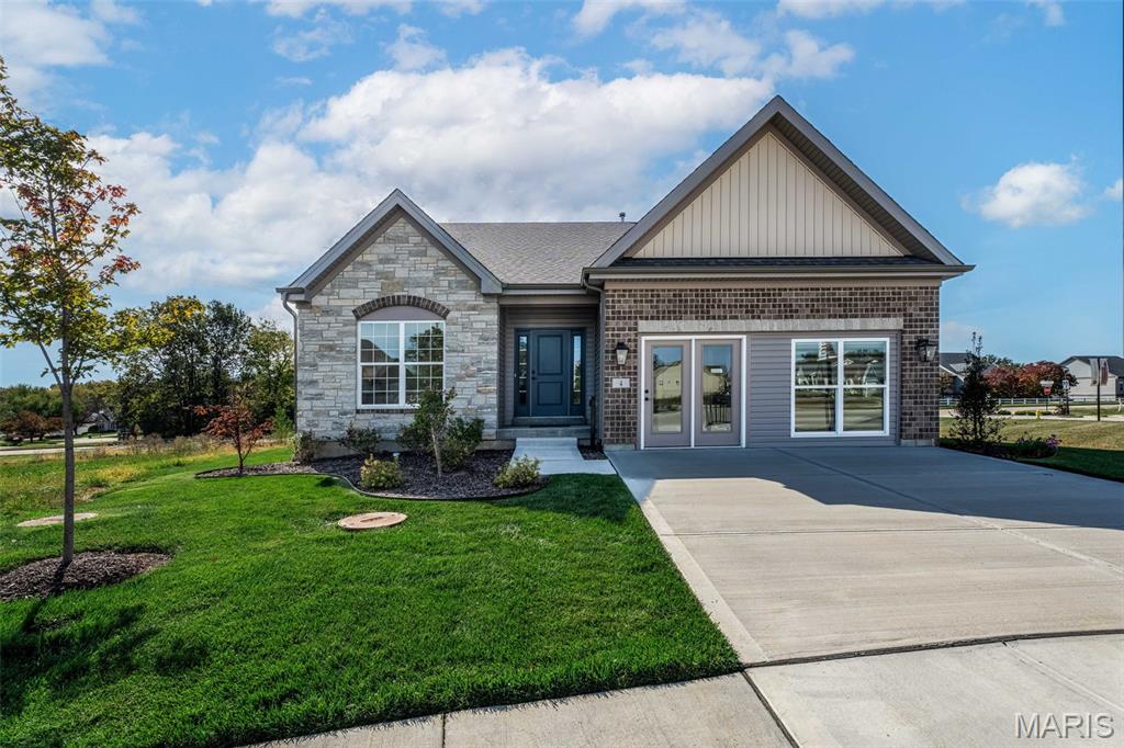 Pending villa at 4 Challenger Court
