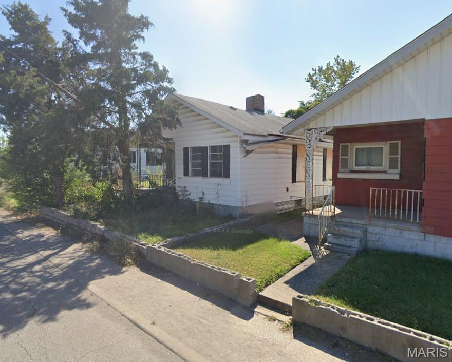 Fixer upper at 1714 Missouri Avenue