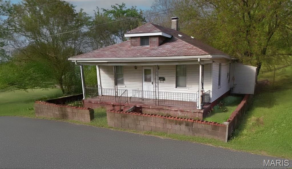 Fixer upper at 4014 Piggott Avenue