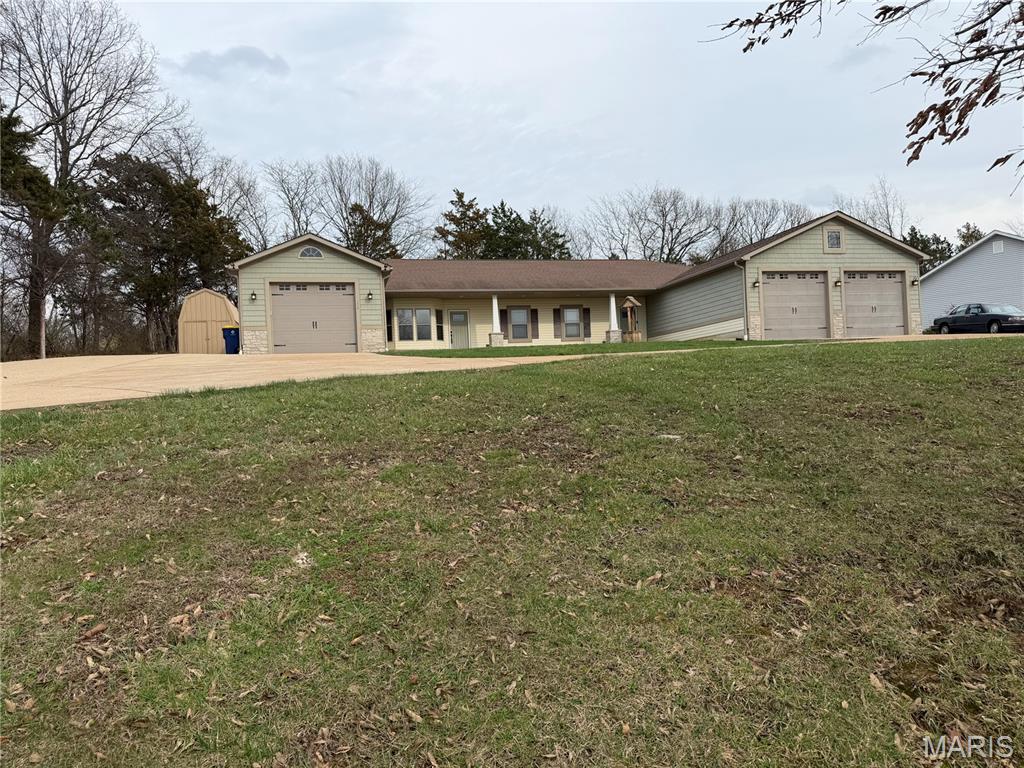 Pending villa at 1510 Villa Drive