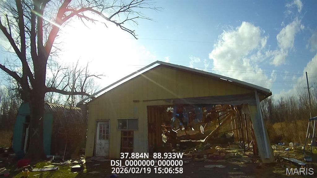 Pending fixer at 1433 hwy 37
