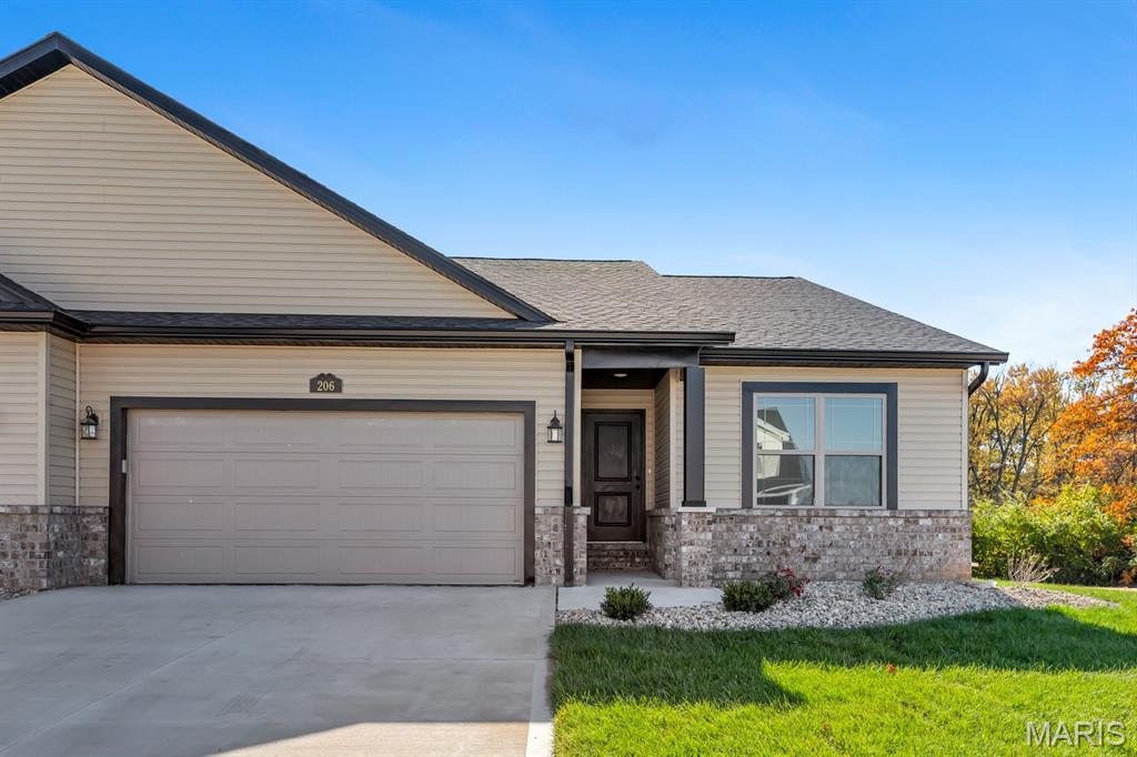 Villa for sale at 206 Wrigley Field