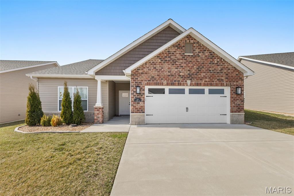 Villa for sale at 617 Dogwood Lane
