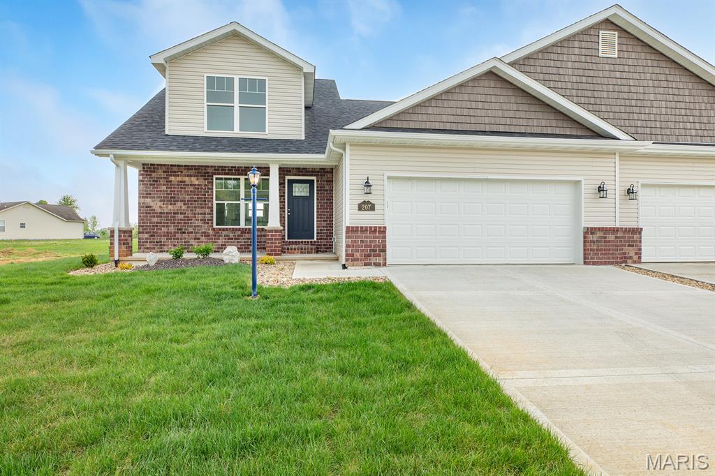 Villa for sale at 207 Wrigley Field Drive