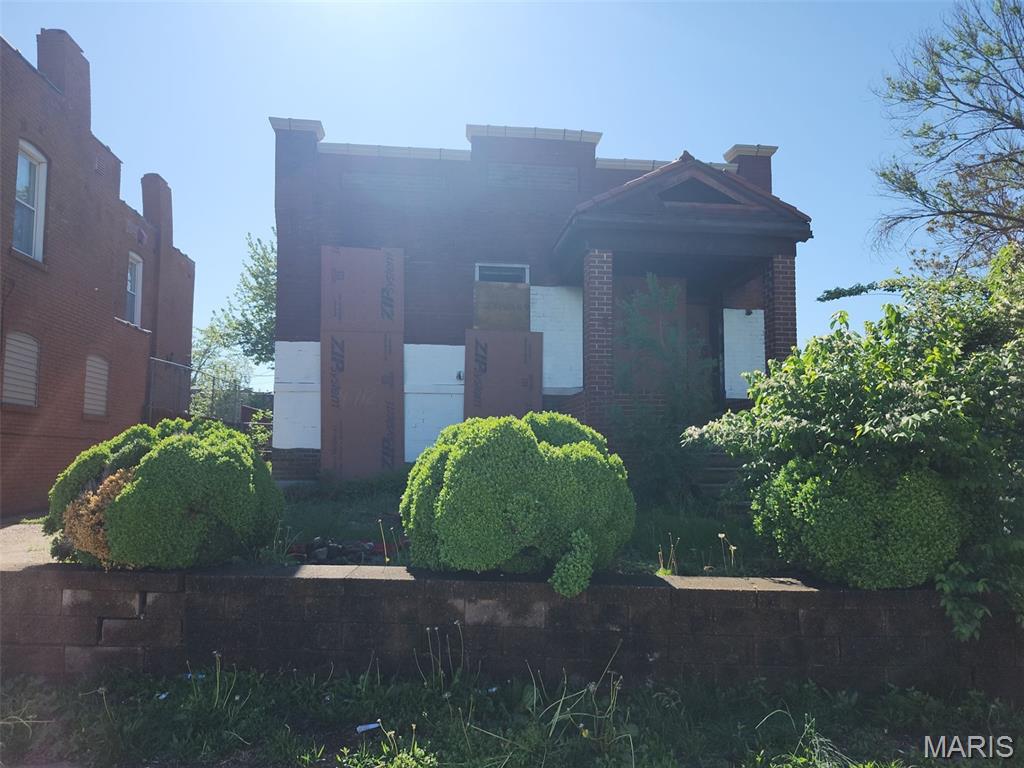 Pending fixer at 4712 Gravois Avenue