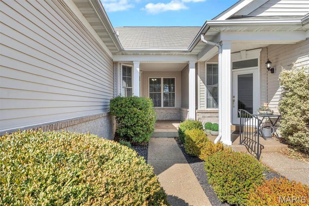Pending villa at 2229 Hawks Landing Drive