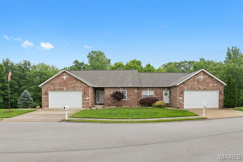Villa for sale at 1675 Lakepointe Estates Drive