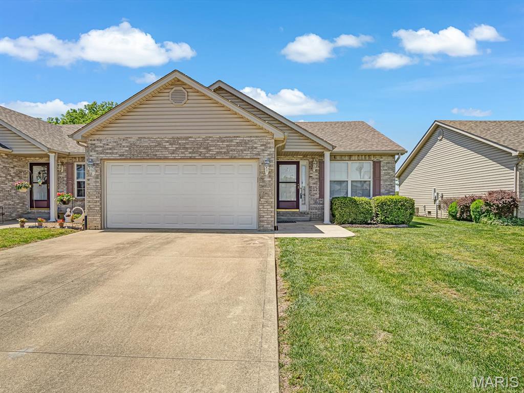 Villa for sale at 211 Alamosa Drive