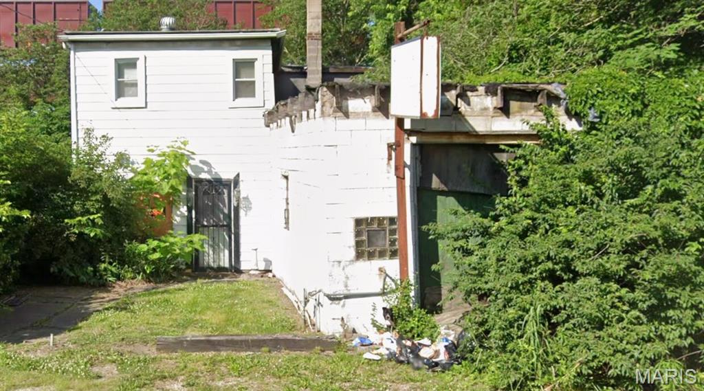 Fixer upper at 1956 Baker Avenue
