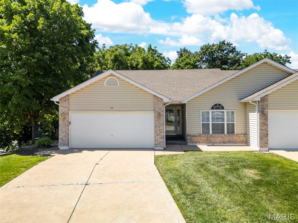 Sold villa at 520 Woodview Meadows Court