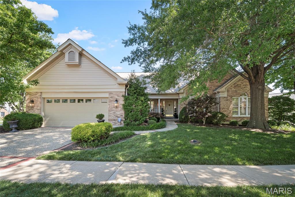 Sold villa at 15339 Oaktree Estates Drive