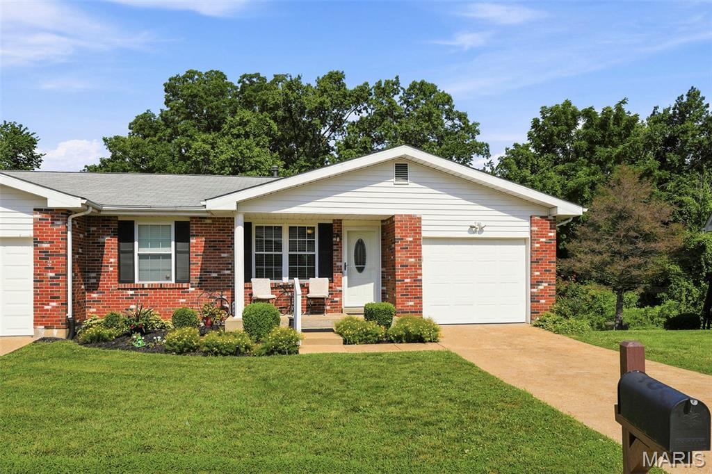 Sold villa at 871 Woodridge Drive
