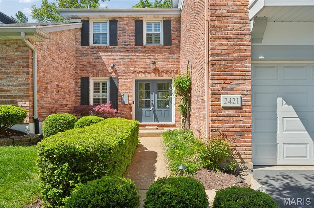 Pending villa at 2421 Baxton Way