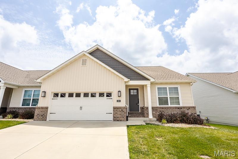 Villa for sale at 808 Applewood Creek Drive