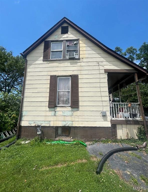Pending fixer at 3015 Endicott Avenue