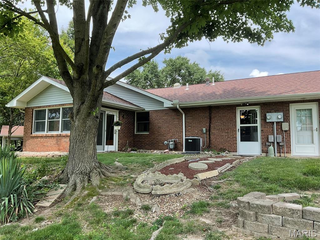 Pending villa at 4 LATZER