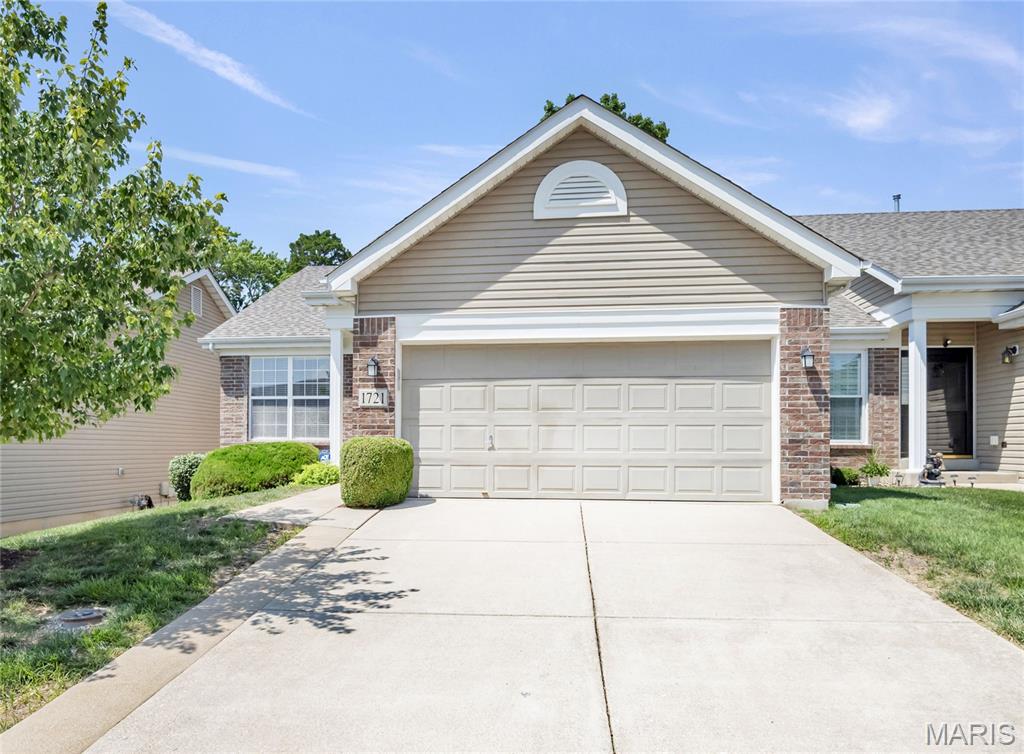 Sold villa at 1721 Prestshire Drive