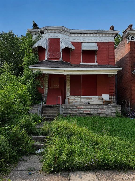 Fixer upper at 1324 Laurel Street