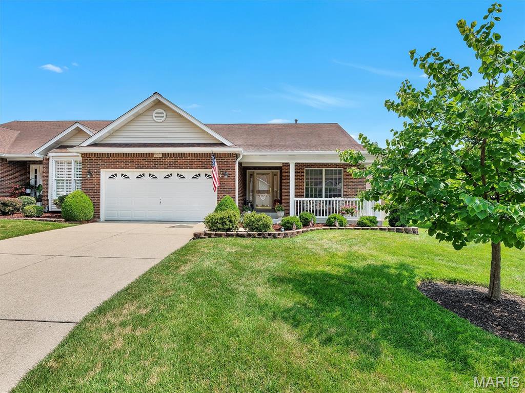Pending villa at 5512 Heather Bluff Court