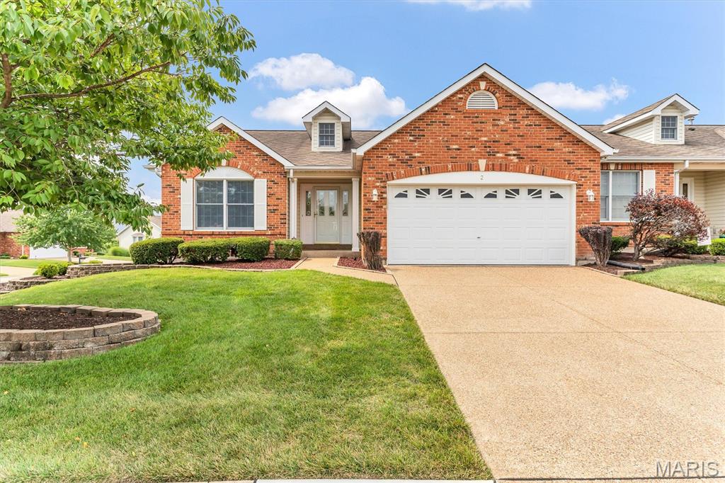 Pending villa at 2 Farnsworth Court