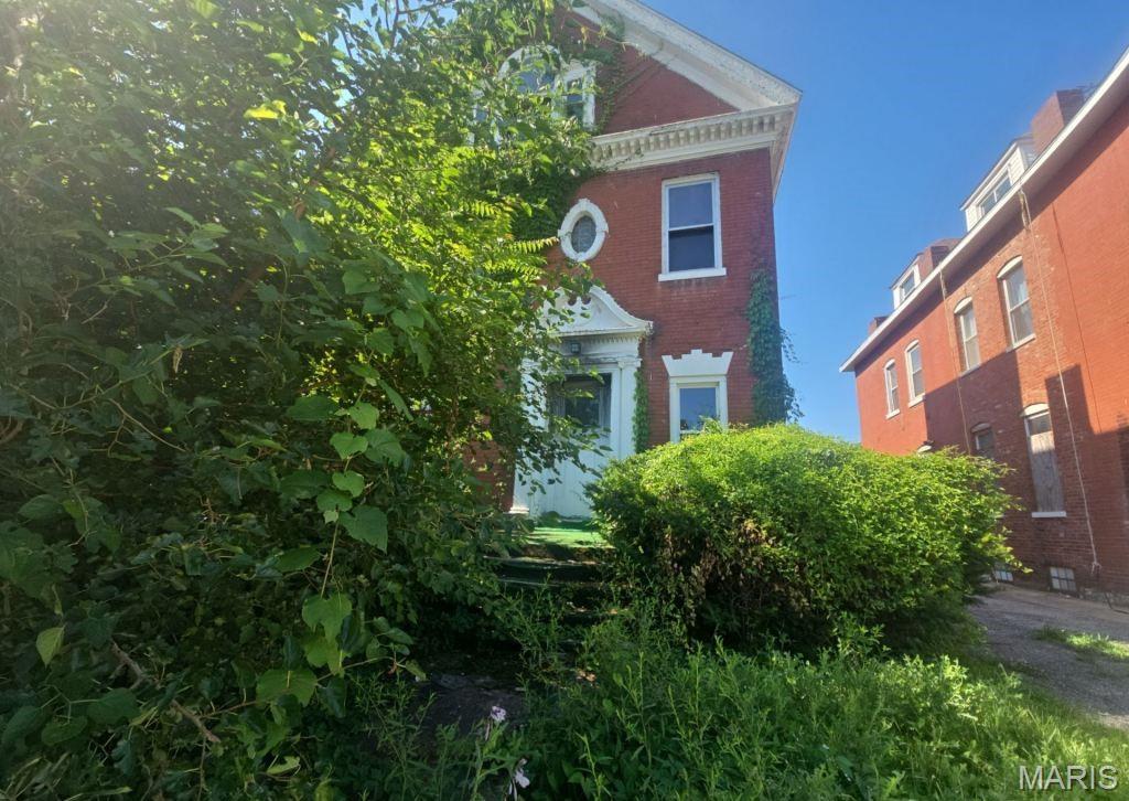 Fixer upper at 5044 Raymond Avenue