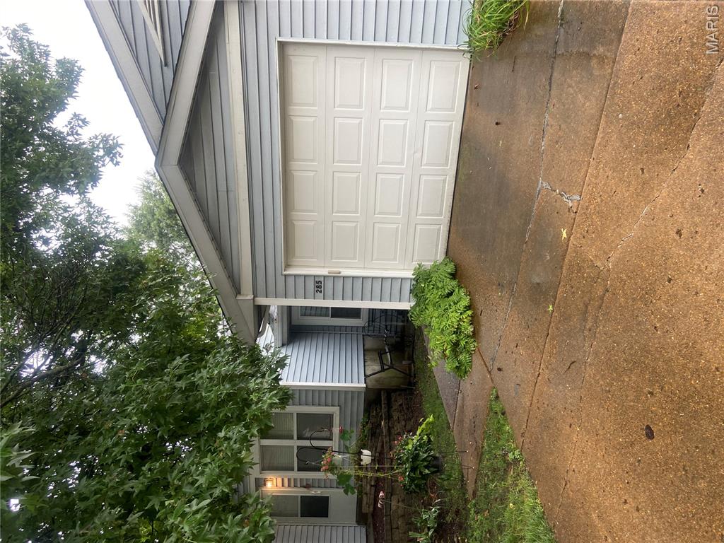 Pending villa at 285 Highland Village