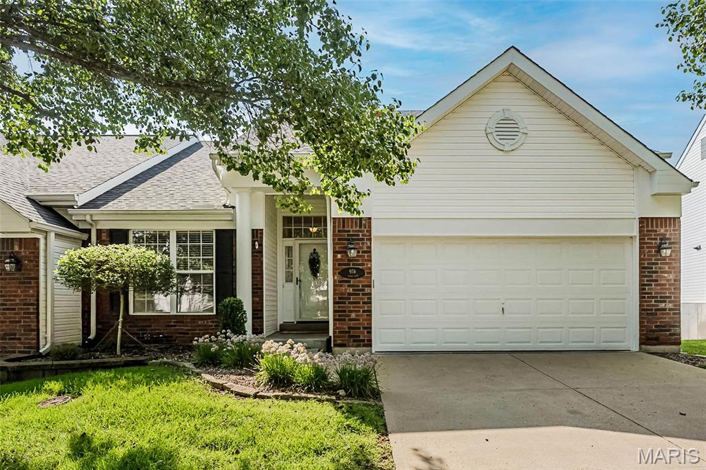 Pending villa at 976 Shire Lane