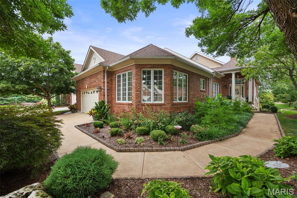 Coming soon villa at 3929 Courtyard Place Drive