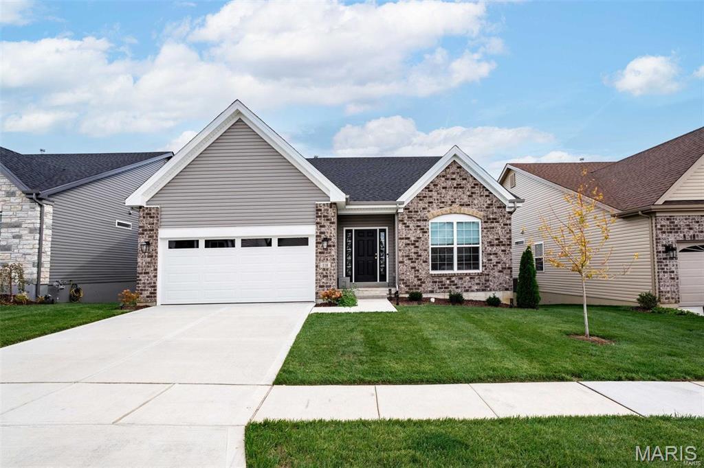 Pending villa at 136 Columbia Meadows Lane